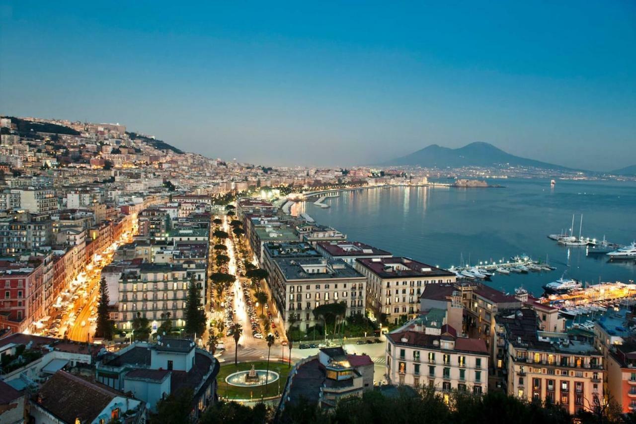 L'Approdo Del Re Apartment Caserta Bagian luar foto